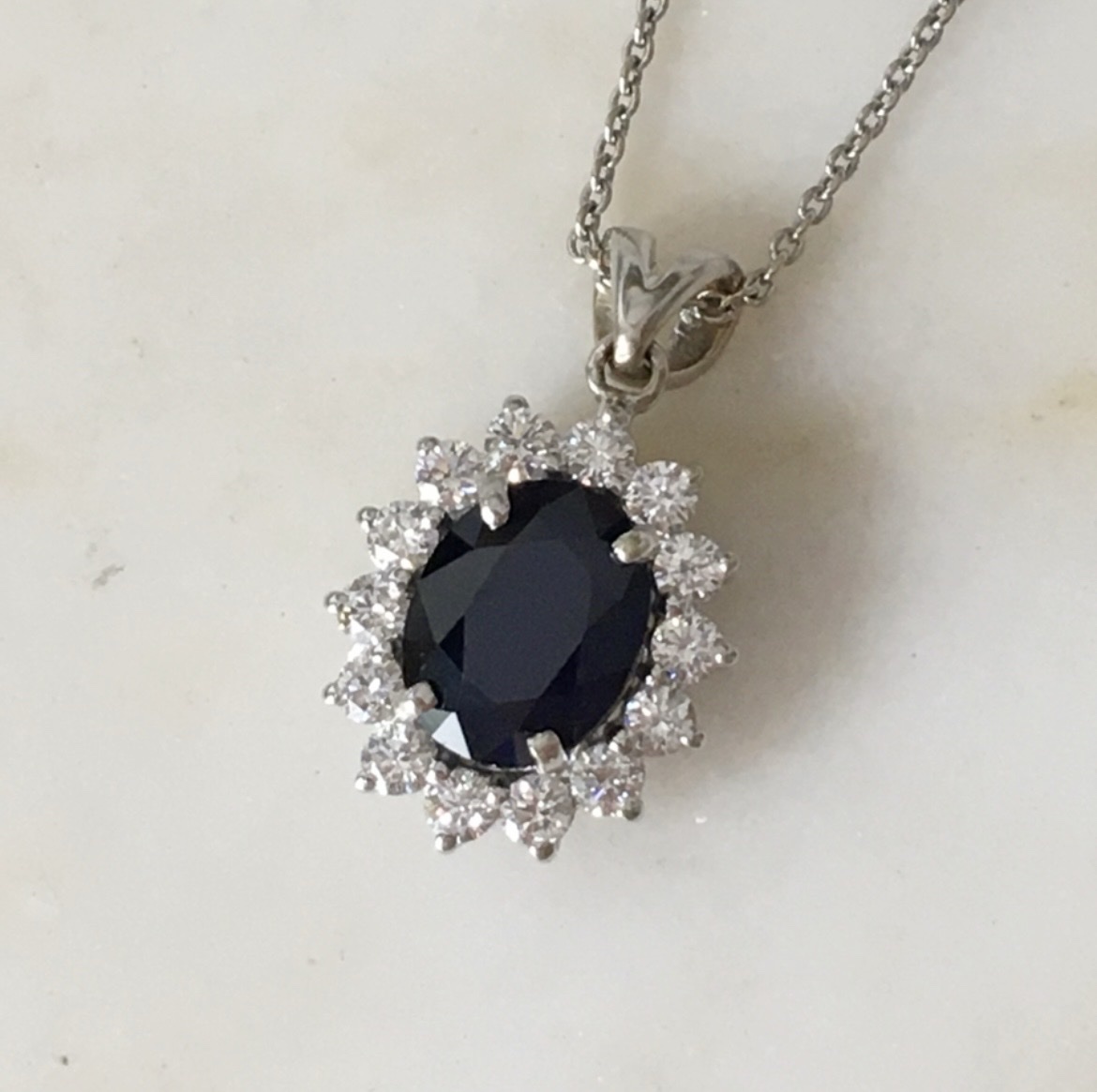 18k White Gold Collier With Sapphire And Diamonds 