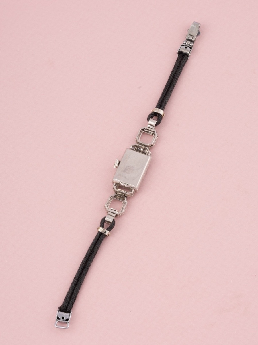 Vintage Art Deco Watch In Platinum And Diamonds -photo-1