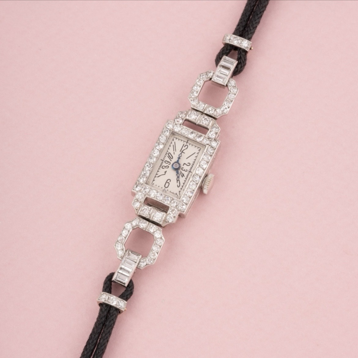 Vintage Art Deco Watch In Platinum And Diamonds 