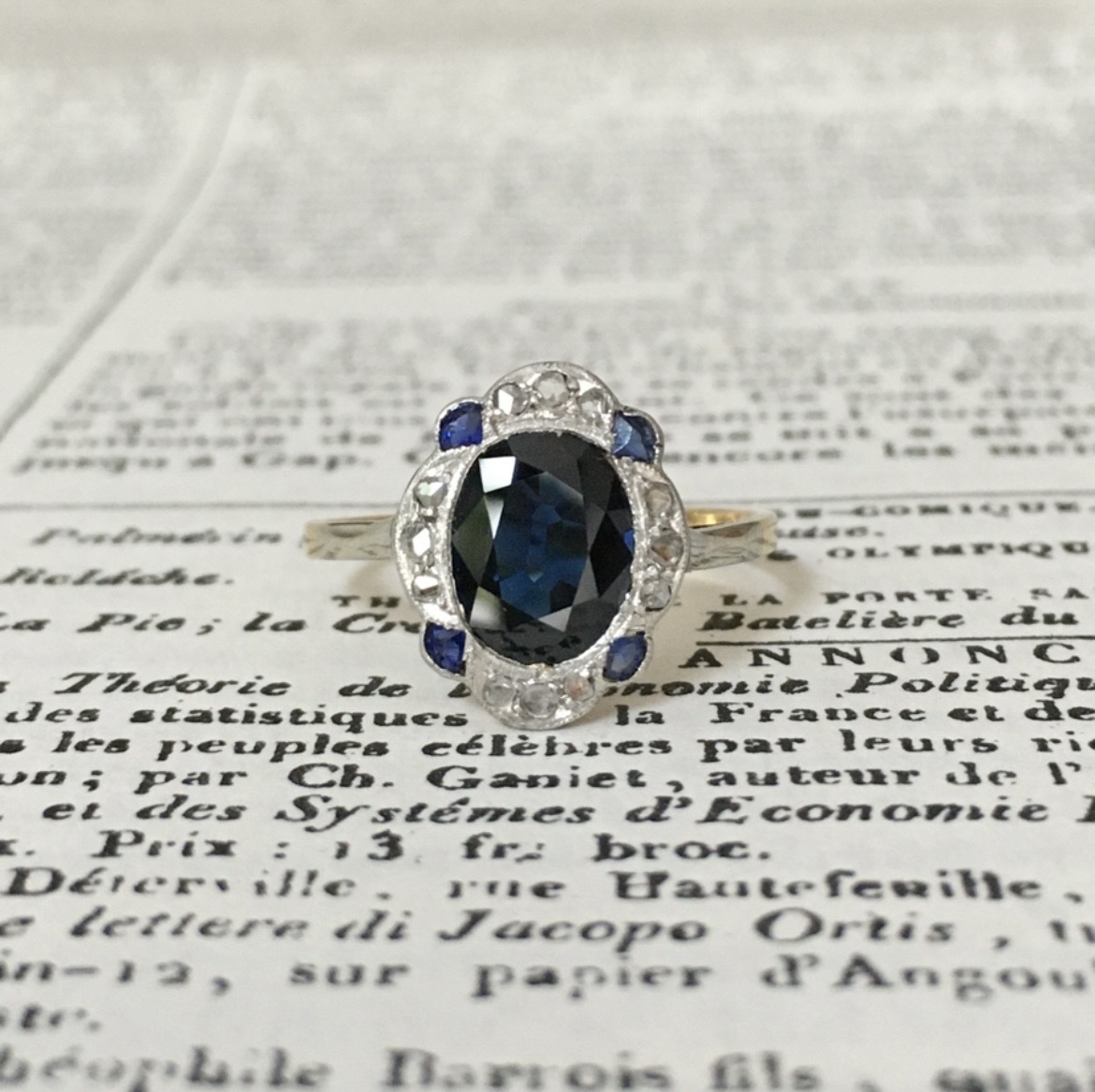 Bague Art-Déco en or jaune 18K et platine saphir et diamants 