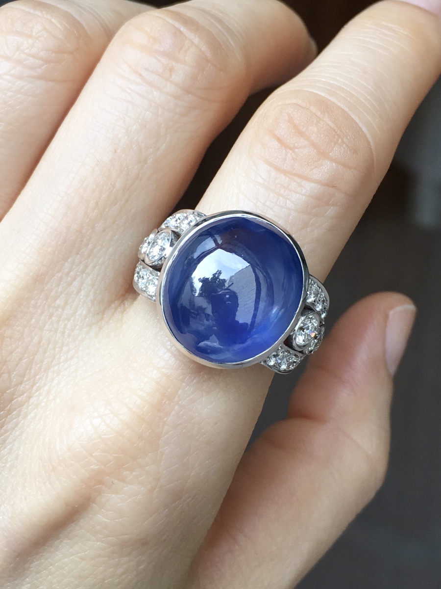 Art Deco-style Ring In 18k White Gold With An Unheated Ceylon Sapphire Weighing 27.81 Ct-photo-8
