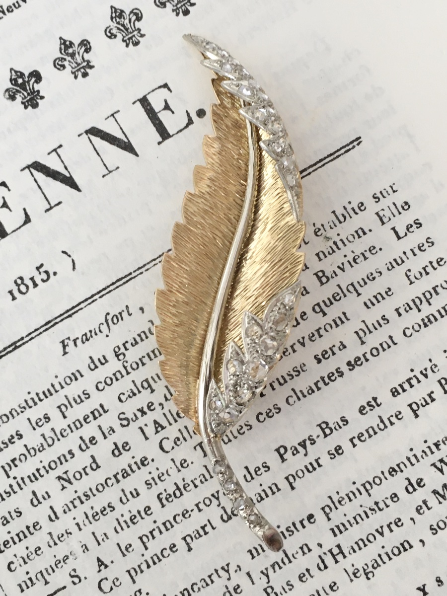 Broche plume en or jaune et blanc 18K et diamants -photo-2