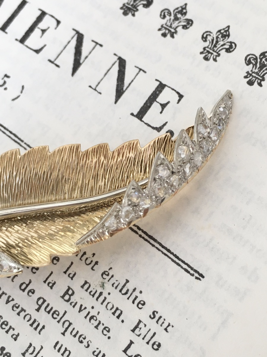 Broche plume en or jaune et blanc 18K et diamants -photo-2