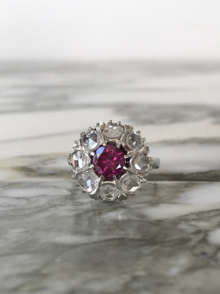 Bague marguerite en or blanc 18K grenat rhodolite et diamants -photo-2