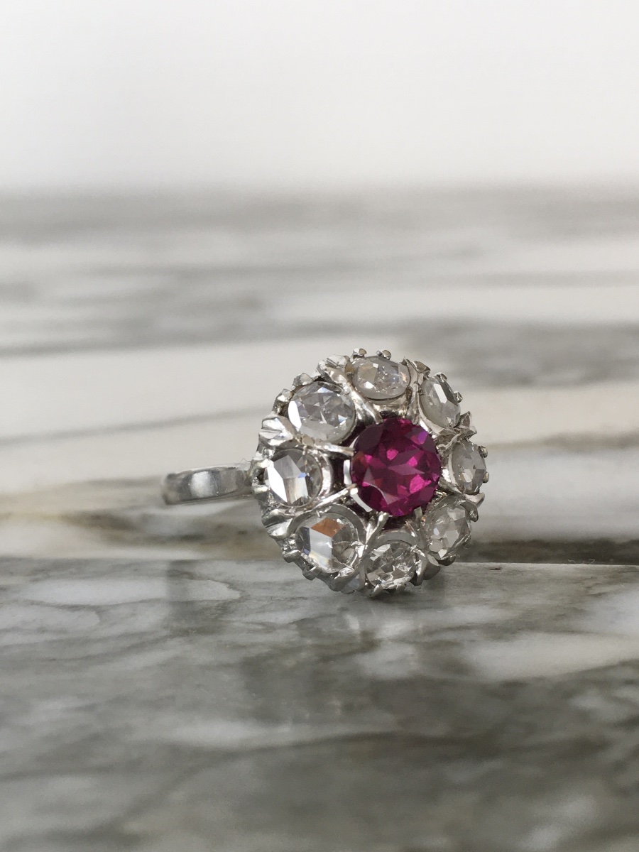 Bague marguerite en or blanc 18K grenat rhodolite et diamants -photo-4