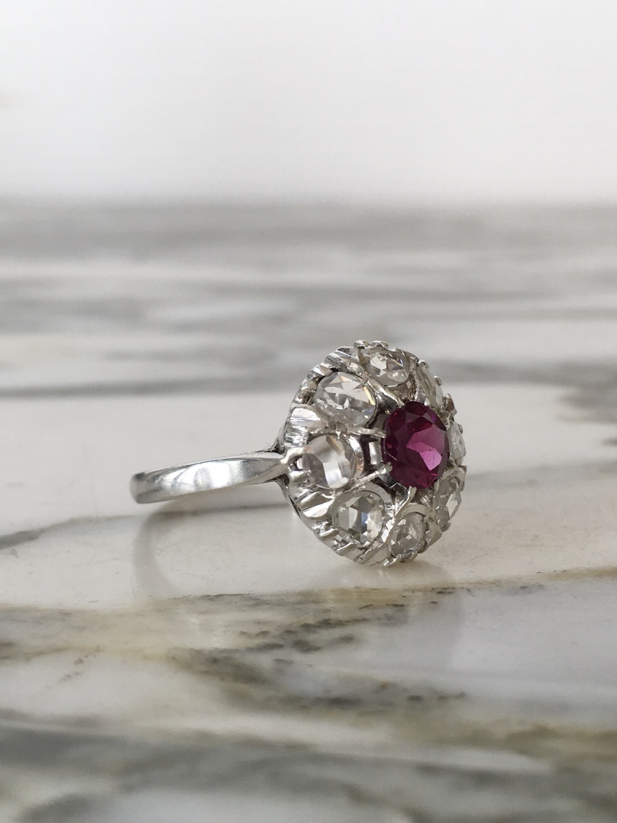 Bague marguerite en or blanc 18K grenat rhodolite et diamants -photo-1