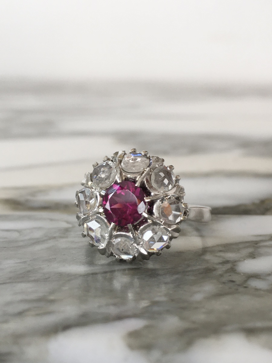 Bague marguerite en or blanc 18K grenat rhodolite et diamants -photo-3