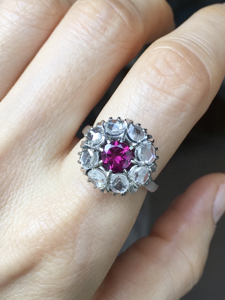 Bague marguerite en or blanc 18K grenat rhodolite et diamants -photo-6