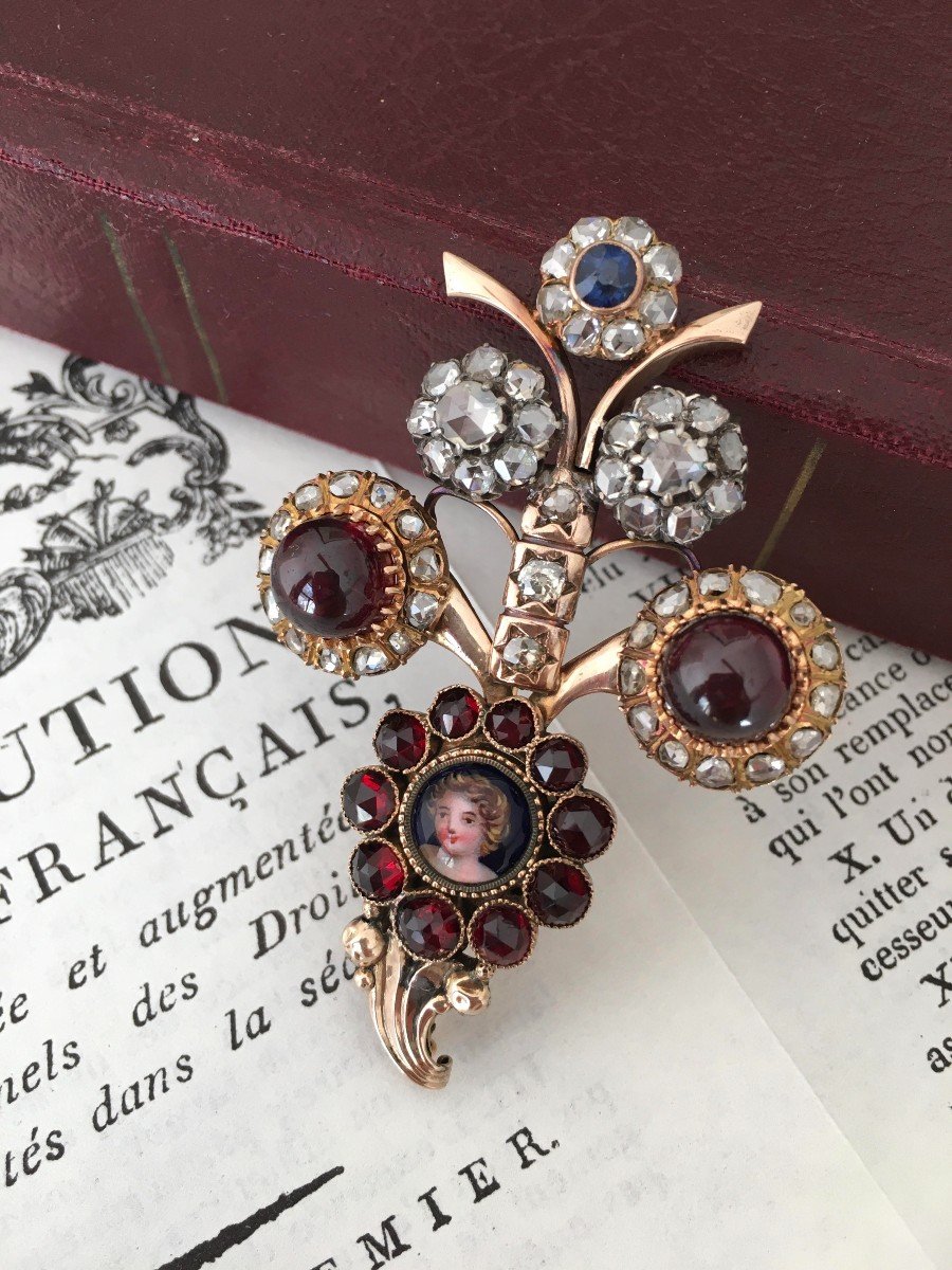 Très rare broche ancienne ayant appartenu à une famille royale européenne