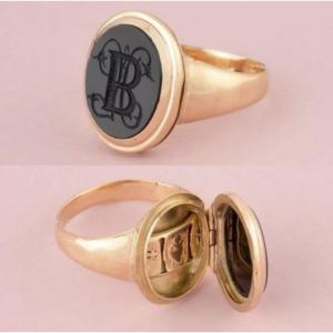 Bague poison Napoléon III en chevalière or 18K 