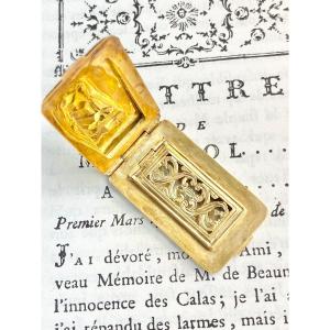 Pretty Pendant Says "vinaigrette" In 18k Gold