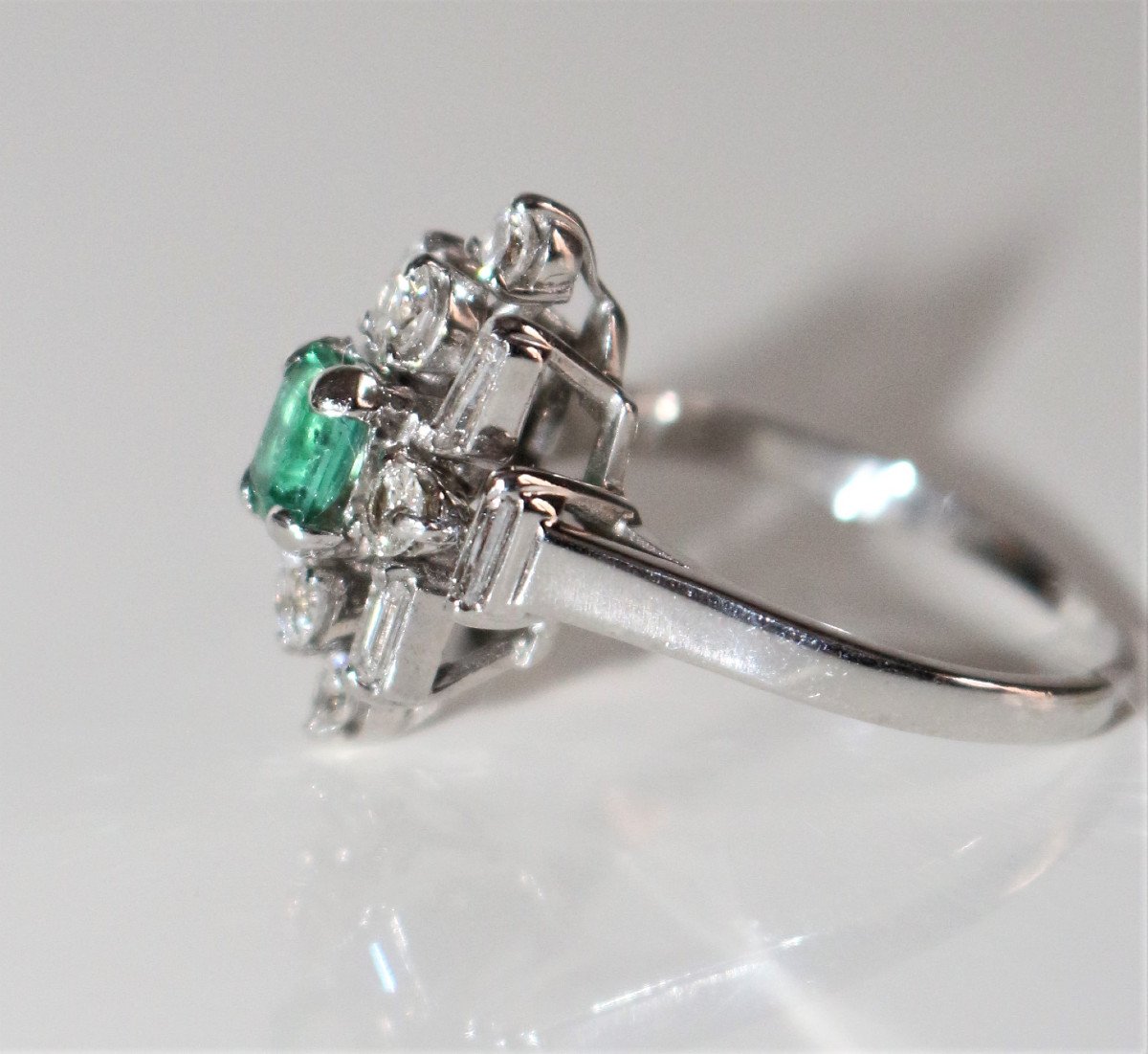 Emerald Modernist Flower Ring-photo-4