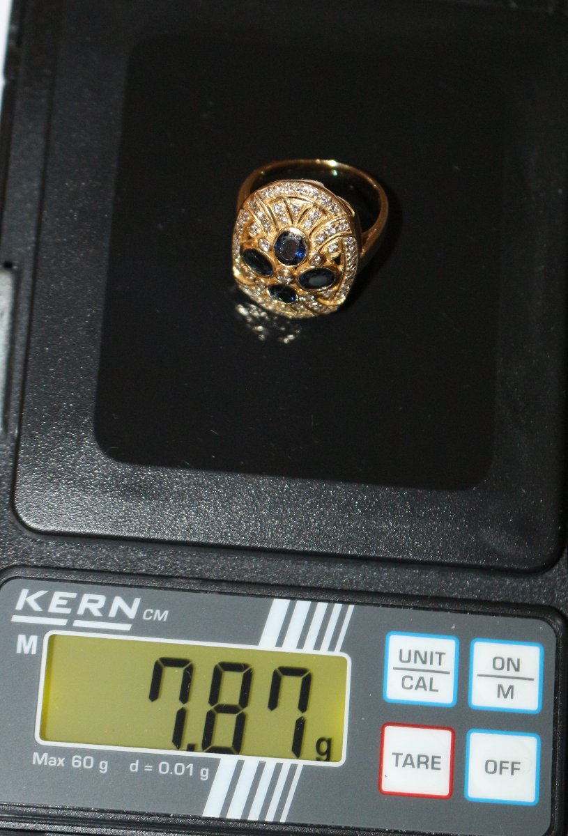 Oval Yellow Gold Ring With Sapphires And Diamonds-photo-4