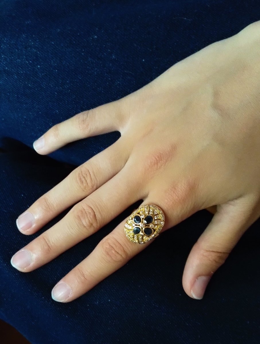 Oval Yellow Gold Ring With Sapphires And Diamonds-photo-8