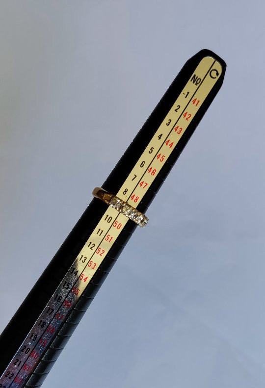 American Half-eternity Wedding Band In Yellow Gold-photo-2