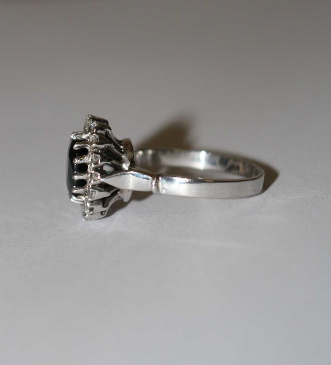 White Gold Sapphire Daisy Ring-photo-1