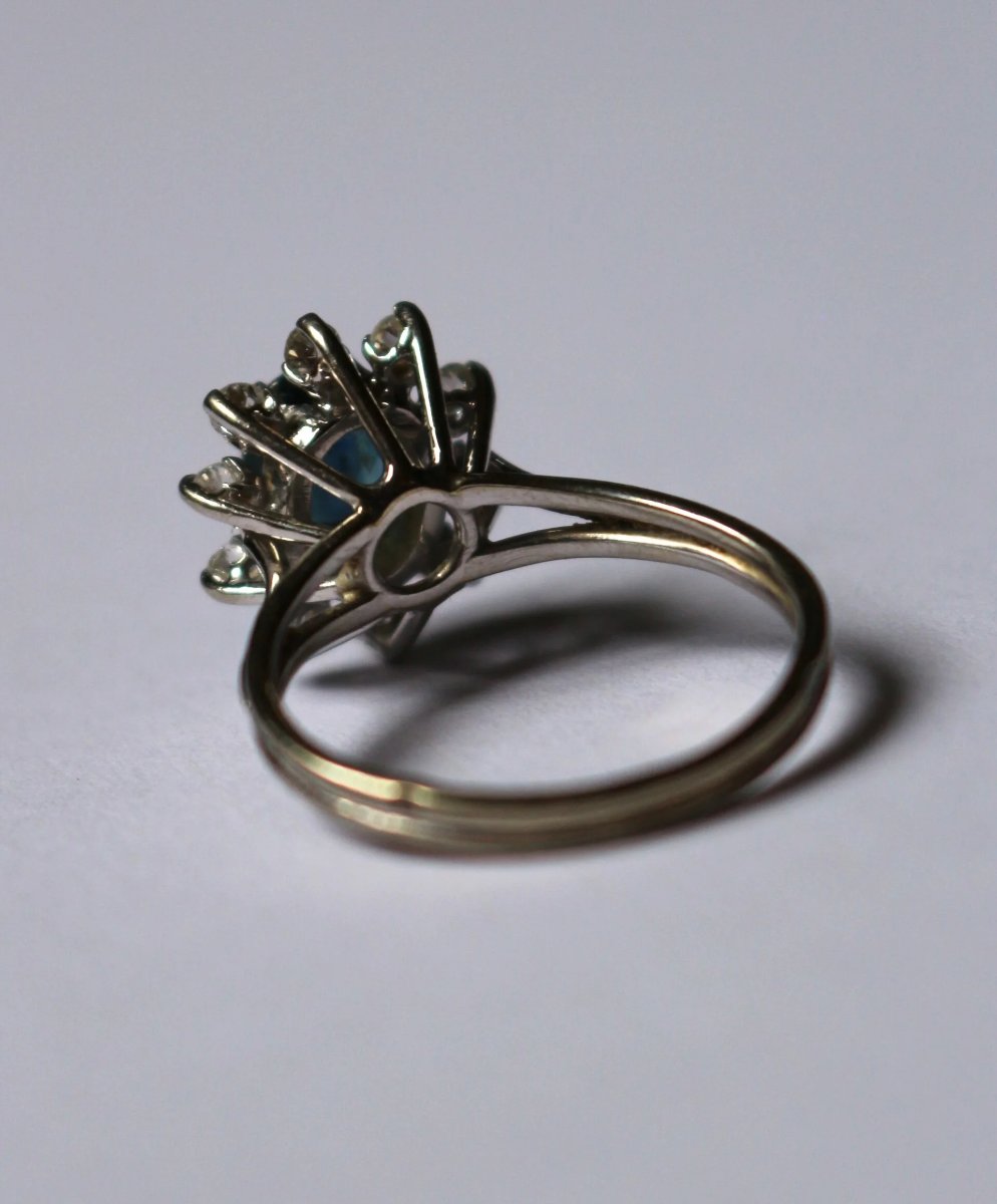 Daisy-style Sapphire Ring Set With 12 Diamonds -photo-3