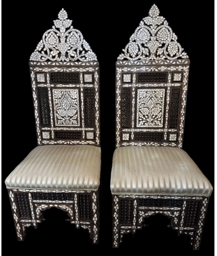 Paire de  chaises Syrien incrusté de nacre XIX siècle 