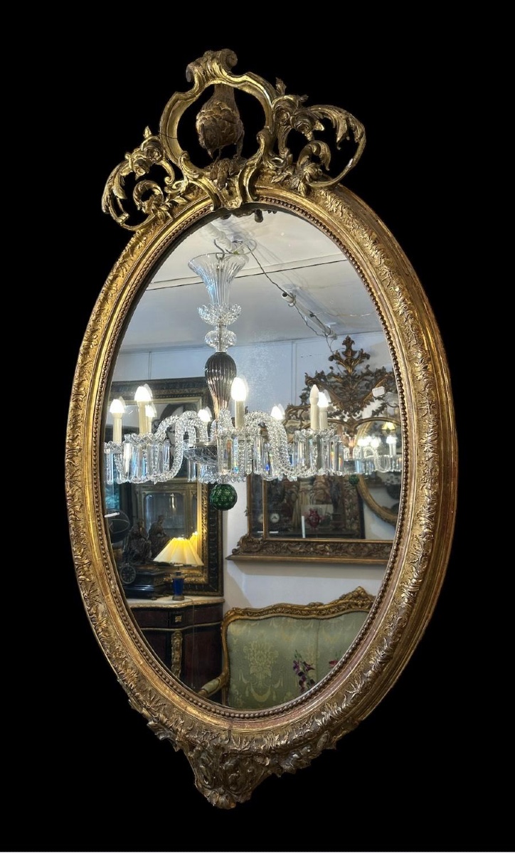 19th Century Oval Gilded Wooden Mirror 