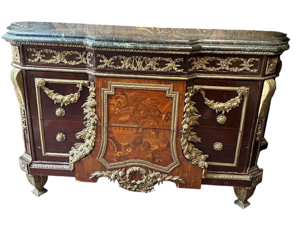 Commode à ressaut central en bois dessus marbre 
