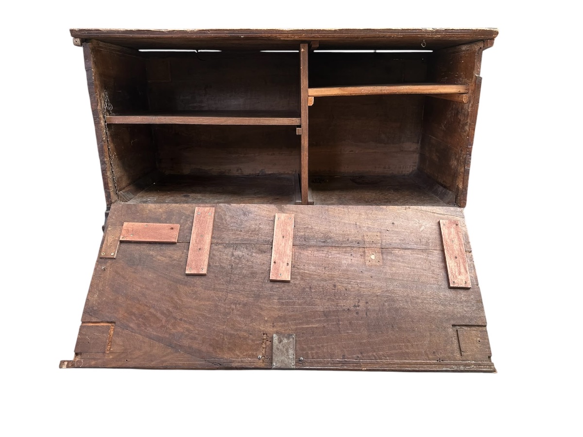 Coffre de mariage en bois sculpté -photo-1