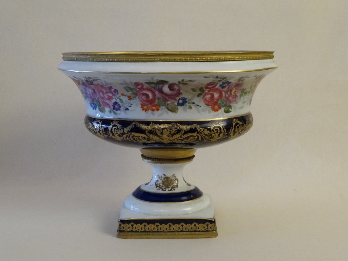Vase Dans Le Gout De Sèvres De Forme Ovale, XIXe