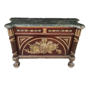 Commode aux faisceaux en acajou dessus marbre