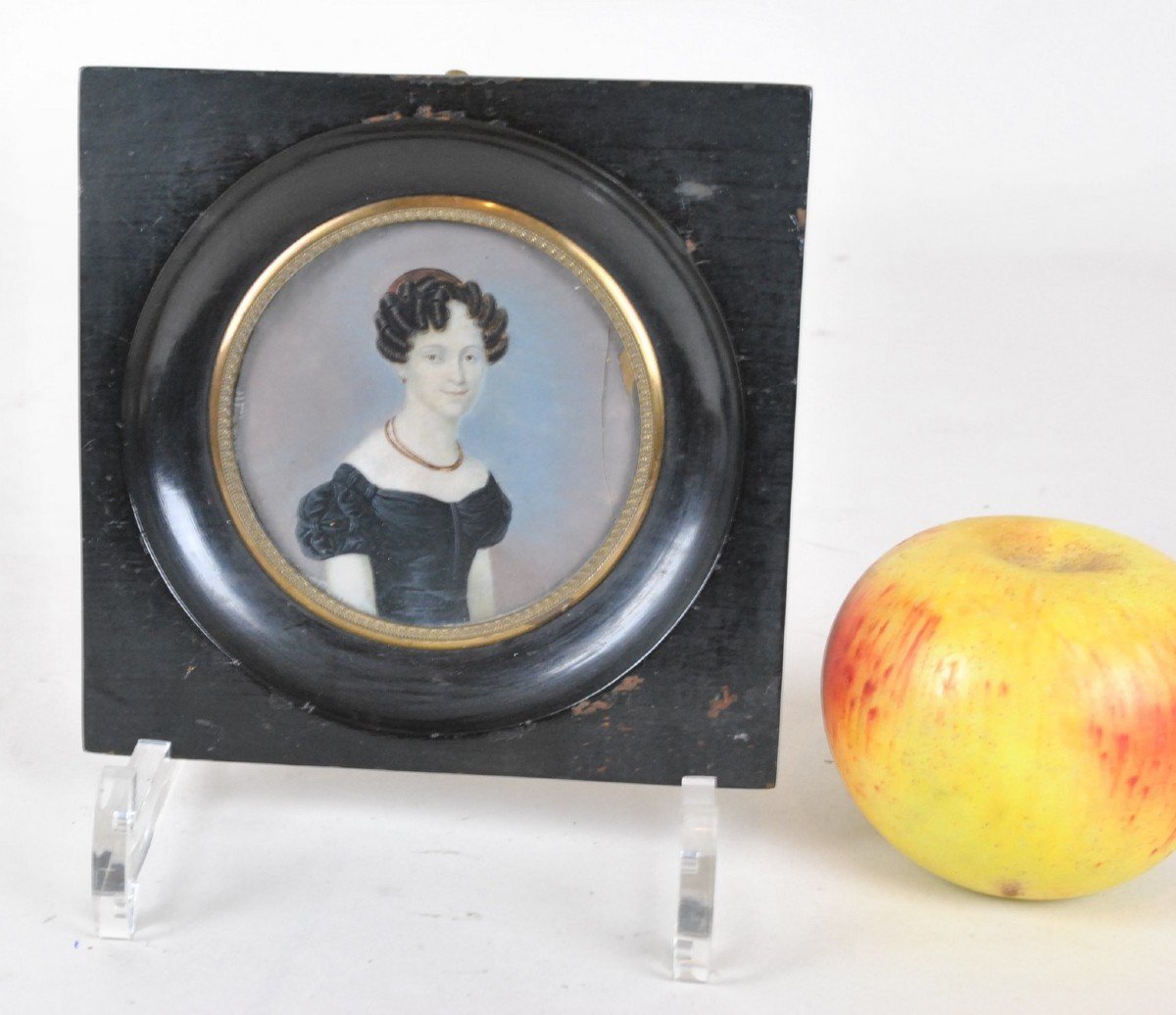 Miniature, Portrait De Femme Au Collier, XIXème Siècle