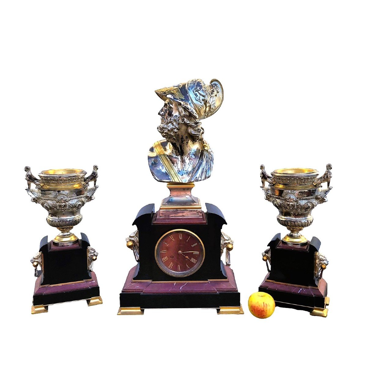 Garniture En Bronze à l'Antique, Pendule Et Urnes, XIXème Siècle