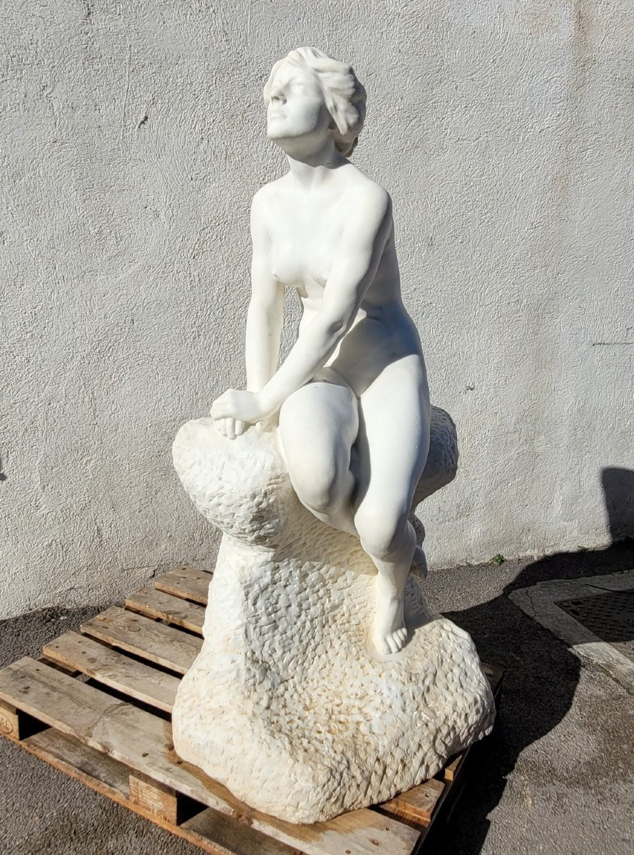Grande Baigneuse sur un rocher, important marbre blanc (155cm), fin XIXème siècle