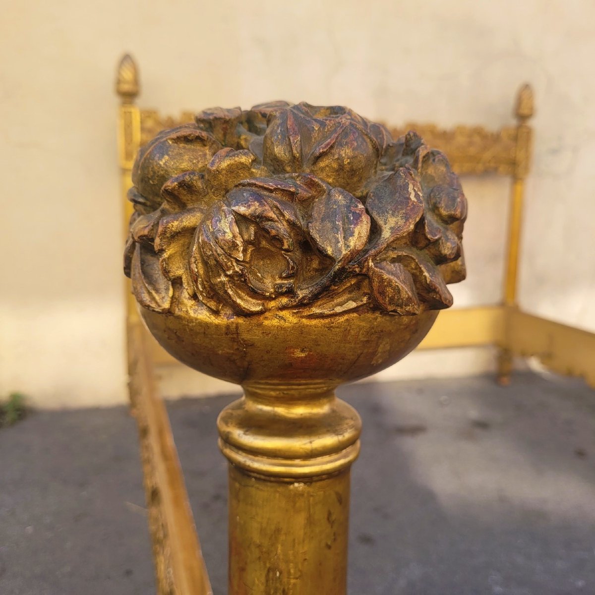 Lit en bois doré, largeur 176.5cm, fin XIXème siècle-photo-3