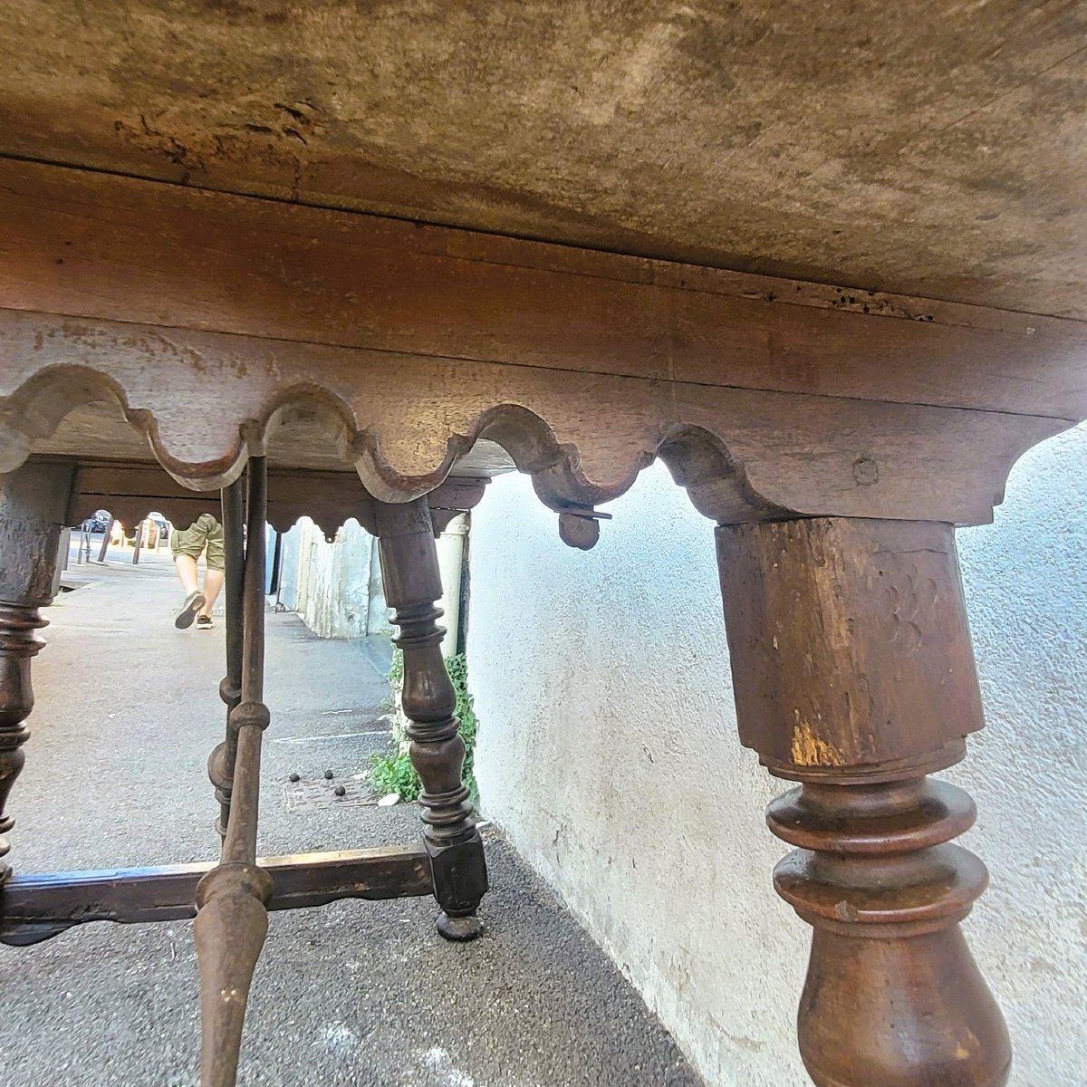 Table espagnole en noyer, époque XVIIème siècle-photo-4