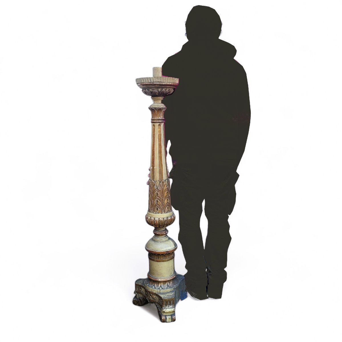 Suite de 6 grands pique-cierges en bois laqué et doré, début XIXème siècle-photo-4