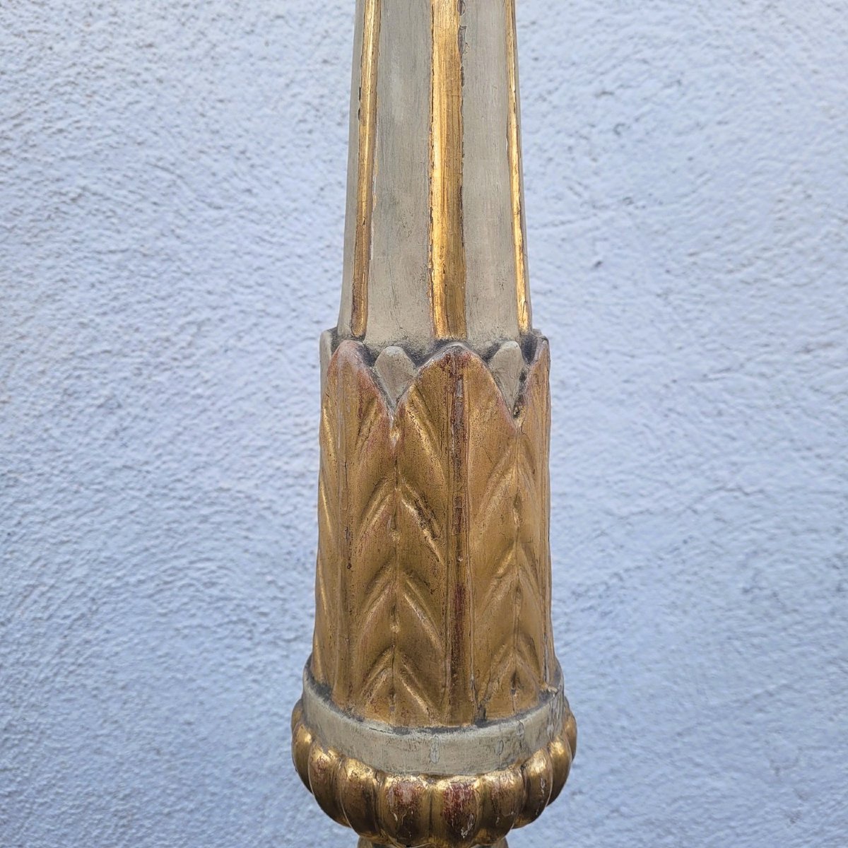 Suite de 6 pique-cierges en bois laqué et doré, 100 cm, début XIXème siècle-photo-4