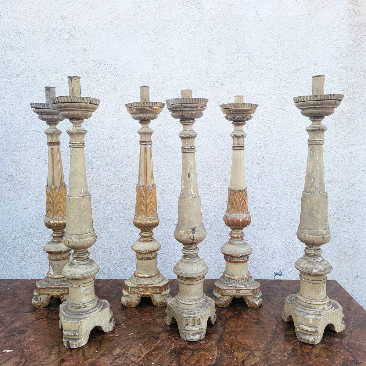 Suite de 6 pique-cierges en bois laqué et doré, 100 cm, début XIXème siècle-photo-3