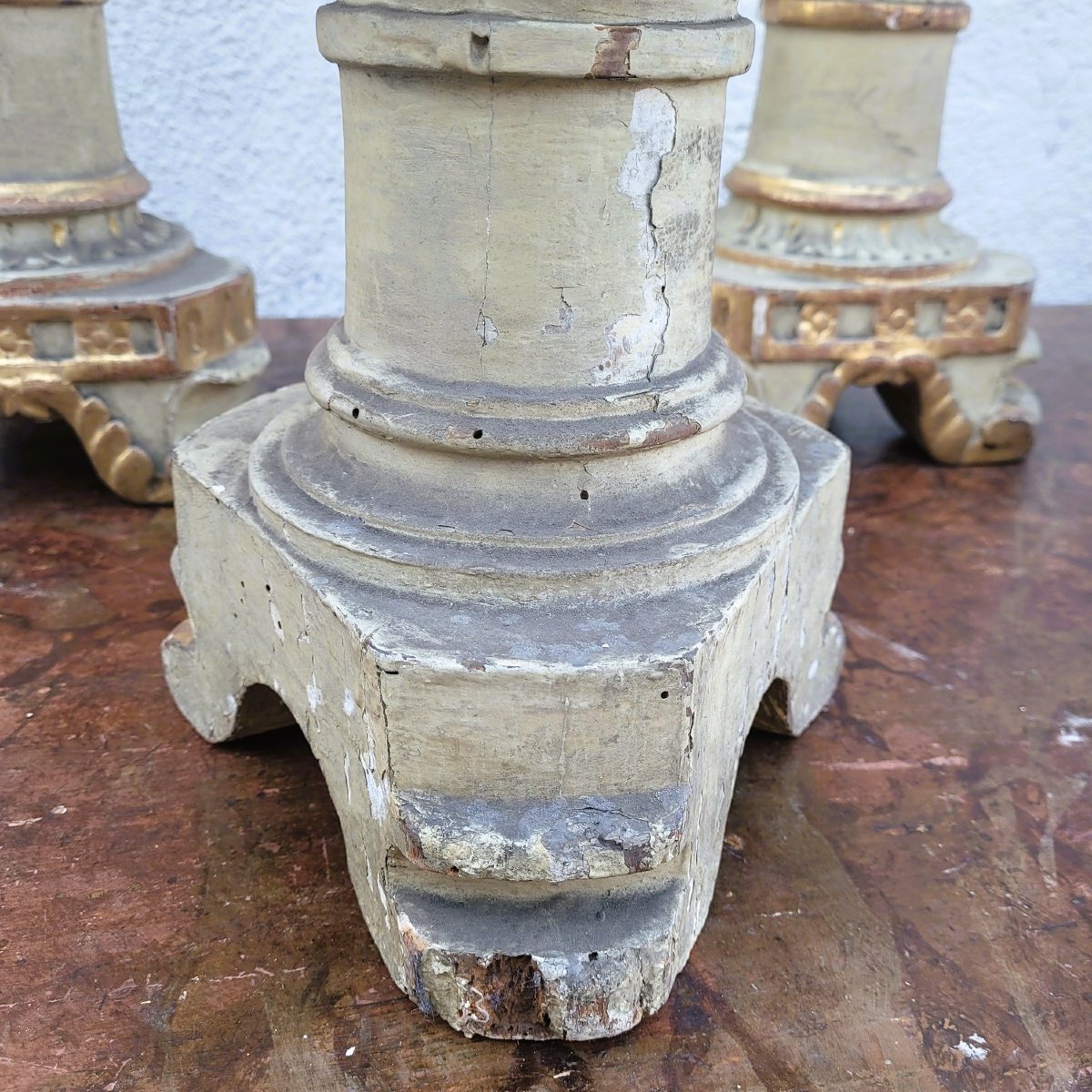 Suite de 6 pique-cierges en bois laqué et doré, 100 cm, début XIXème siècle-photo-6