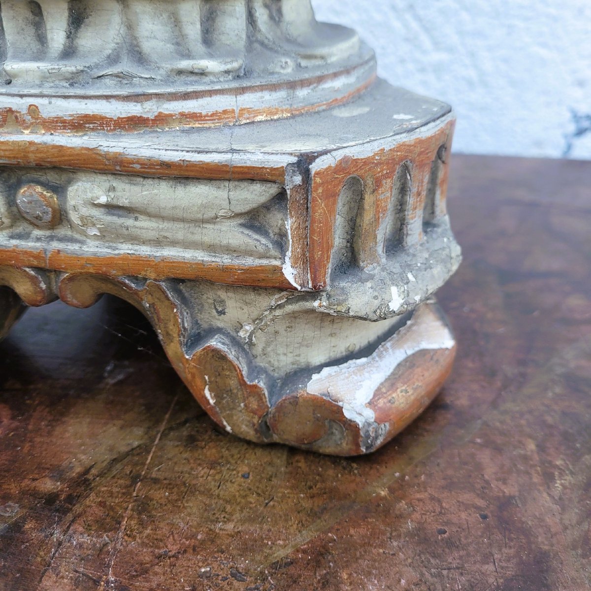 Suite de 6 pique-cierges en bois laqué et doré, 100 cm, début XIXème siècle-photo-7