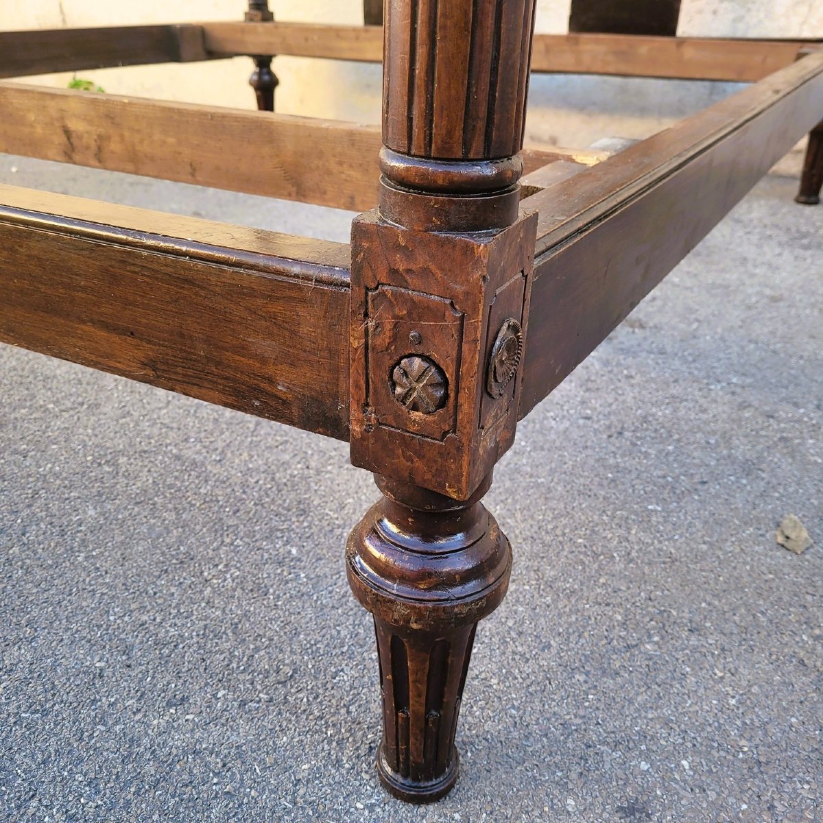 Large Walnut Bed, Early 19th Century-photo-5