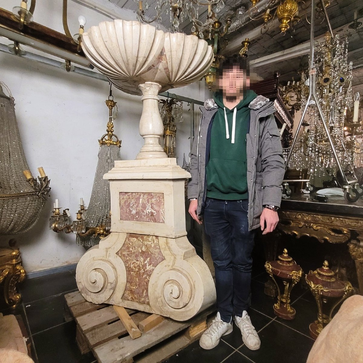 Large Marble Basin, 173cm High, 17th Century-photo-4
