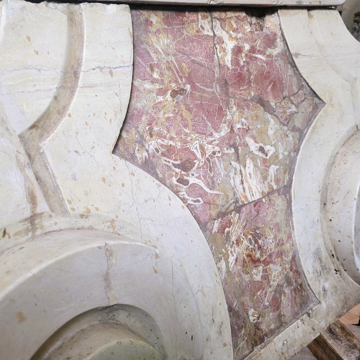 Large Marble Basin, 173cm High, 17th Century-photo-5