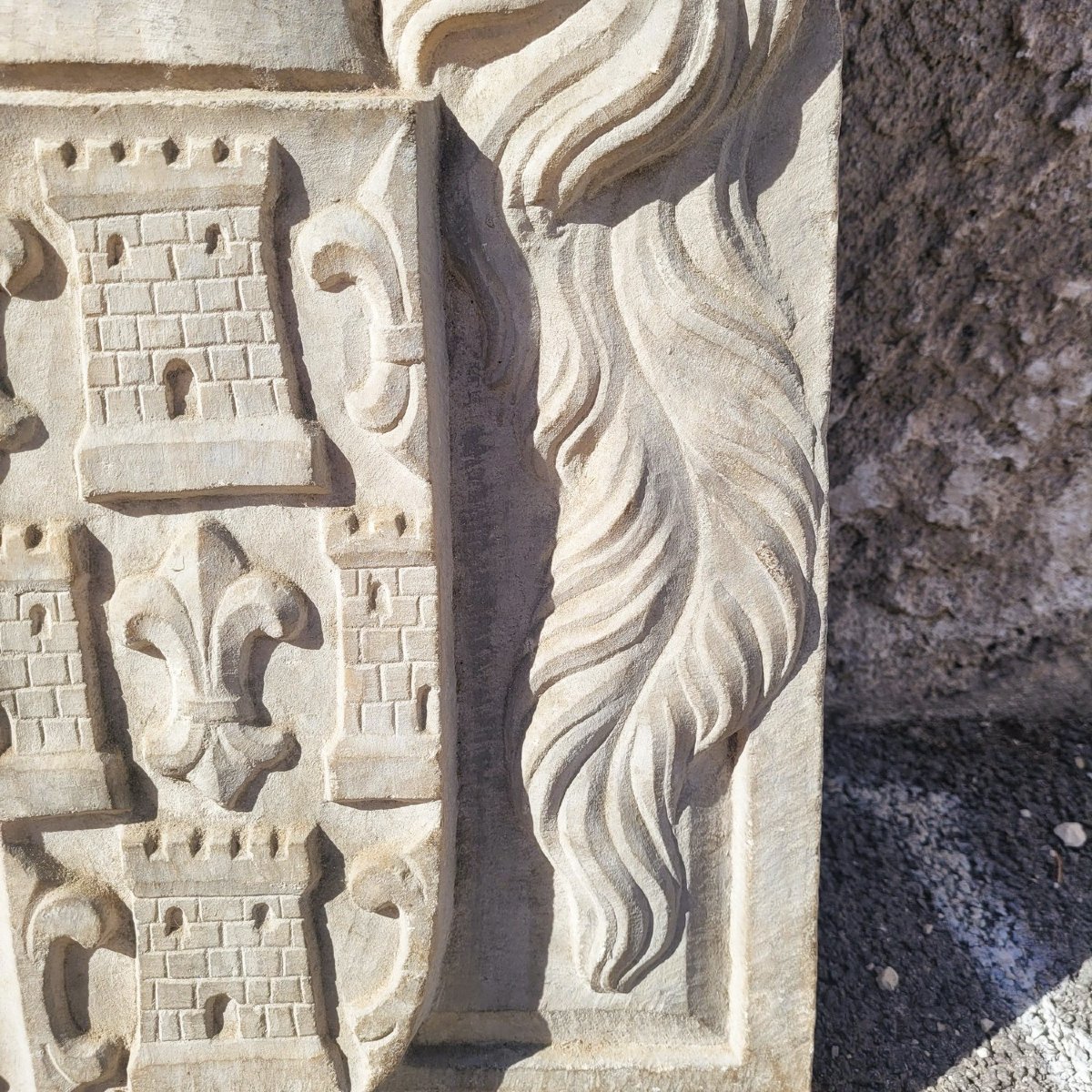 Blason H62cm, marbre sculpté de différentes armoiries, Epoque XVII ou avant-photo-3