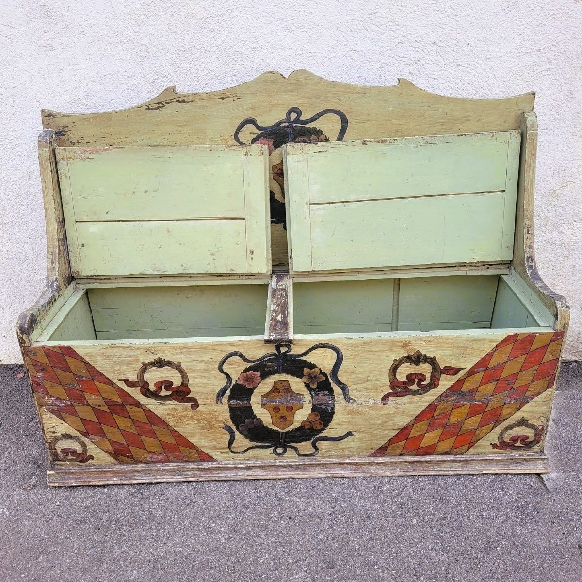Banc-coffre à haut dossier laqué vert, Italie début XIXème siècle-photo-3
