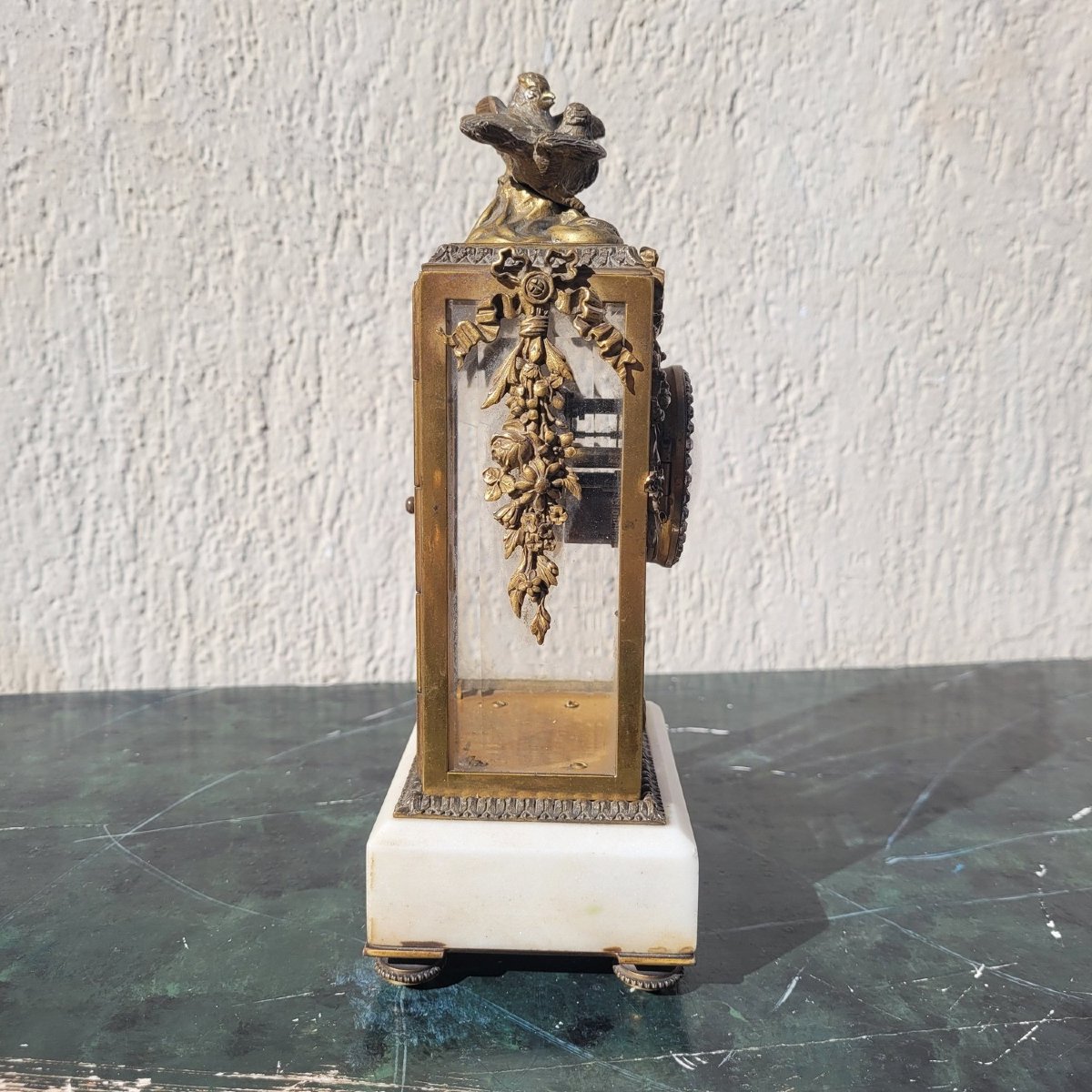 Pendule en bronze et marbre blanc, de style Louis XVI, XIXème siècle-photo-8