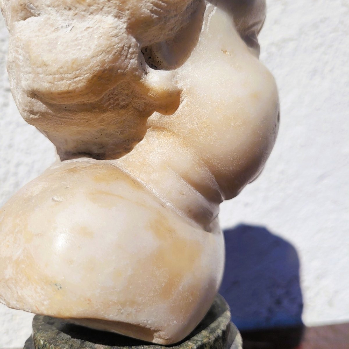 Tête de putto en marbre blanc sur colonne, XVIIème siècle-photo-3