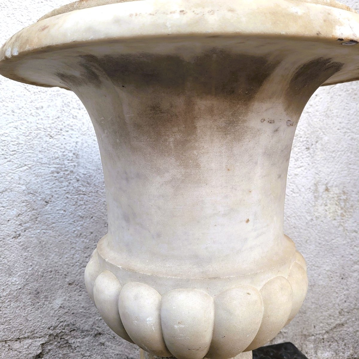 Vase dit Medicis en marbre blanc, fin XVIIIème début XIXème siècle-photo-3