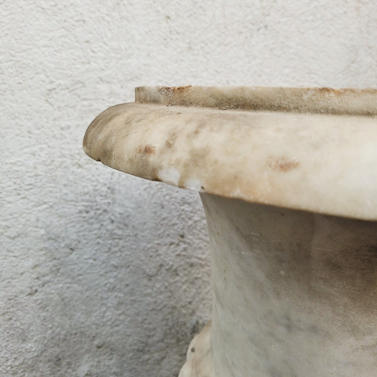 Vase dit Medicis en marbre blanc, fin XVIIIème début XIXème siècle-photo-4
