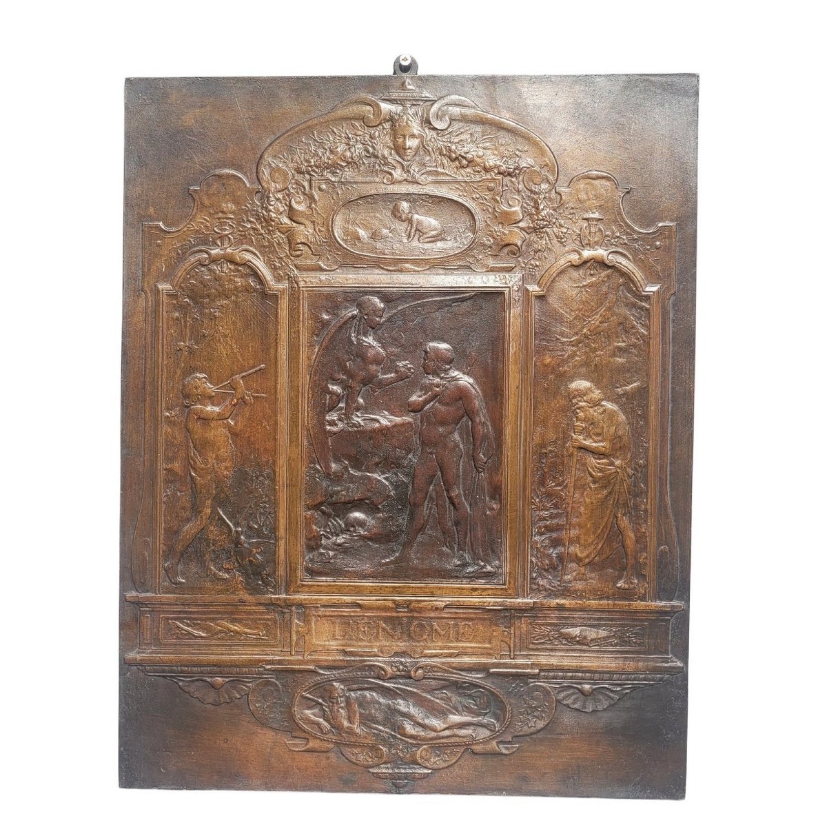 D'apres G Dupré, L'Enigme, sujet mythologique en bronze haut relief, XXème siècle