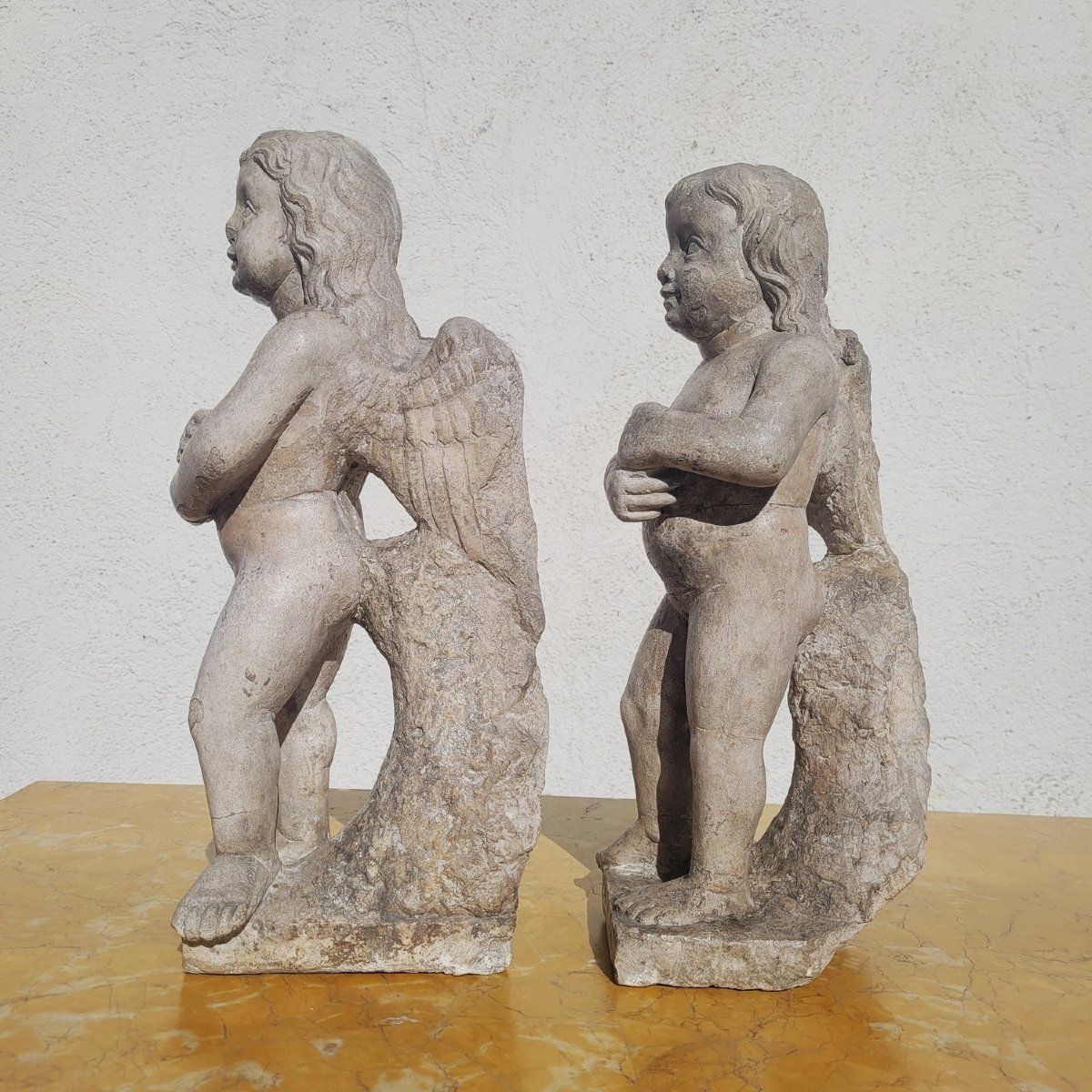 Anges Céroféraires en pierre marbrière, époque XVII/XVIIIème siècle-photo-4