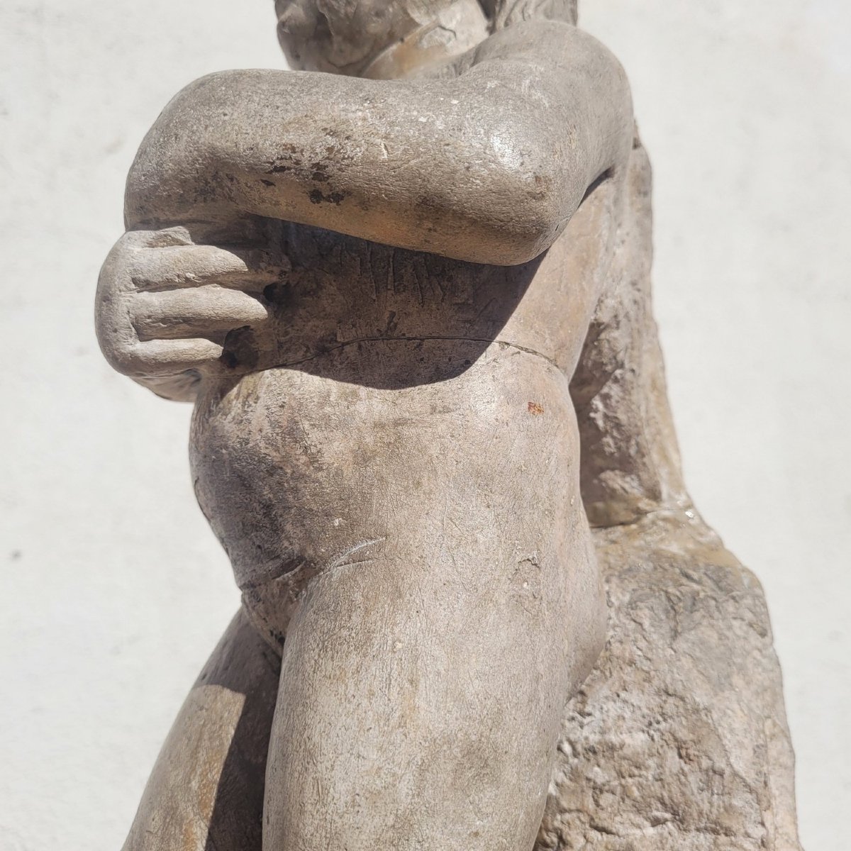 Anges Céroféraires en pierre marbrière, époque XVII/XVIIIème siècle-photo-2