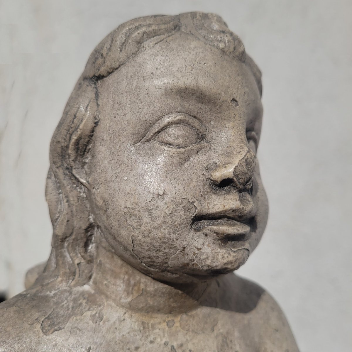 Anges Céroféraires en pierre marbrière, époque XVII/XVIIIème siècle-photo-5